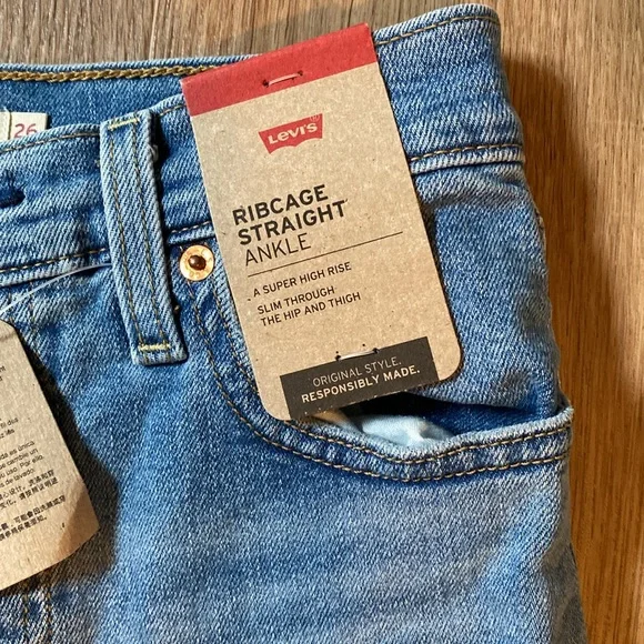 Womens rib cage straight ankle Levi jeans - Picture 4 of 5